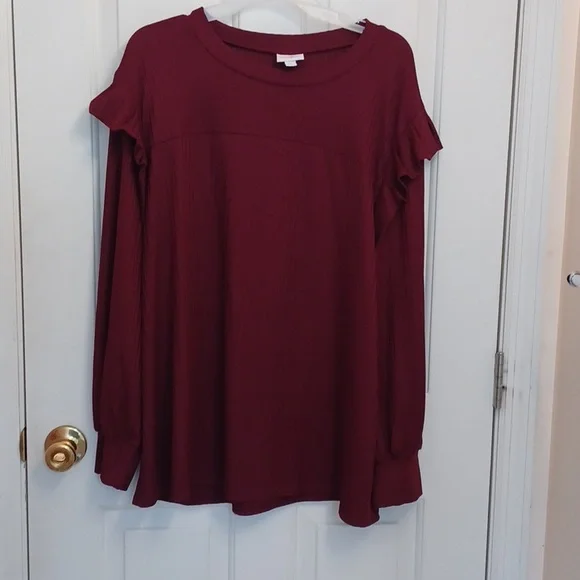 EUC - LULAROE - BRIELLE TOP - LONG SLEEVE - 2XL - Picture 1 of 8
